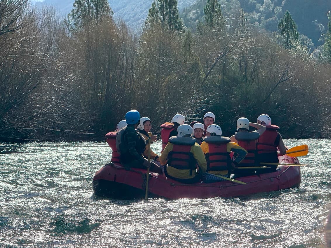 Rafting light en el río Manso