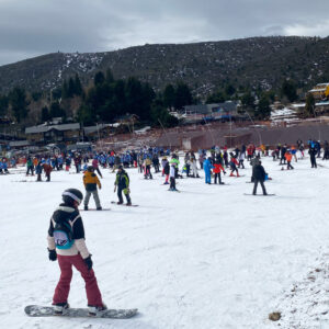 Escuelita de Ski y Snowboard: una jornada completa para los más chicos